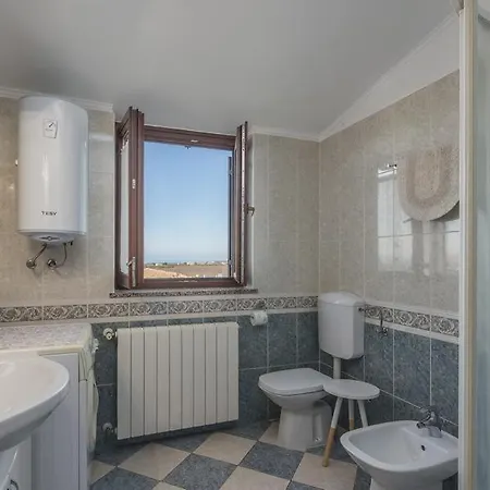Konukevi Arrburoni 3*